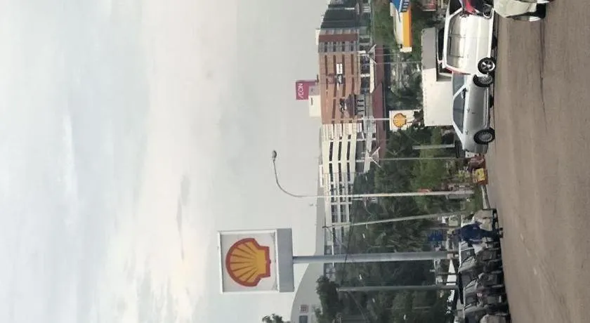 S Avenue Hotel Τζόχορ Μπάχρου 2*,
